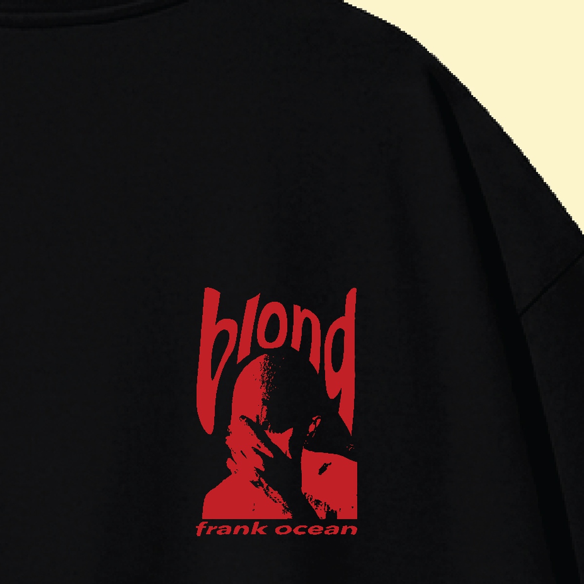 نمای نزدیک طرح تیشرت مشکی طرح Blond