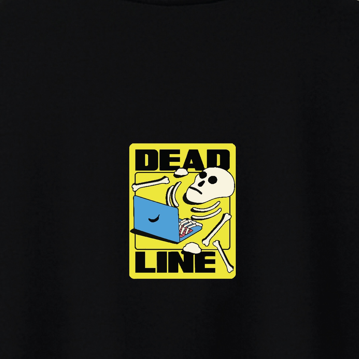 نمای نزدیک طرح تیشرت مشکی طرح Dead line